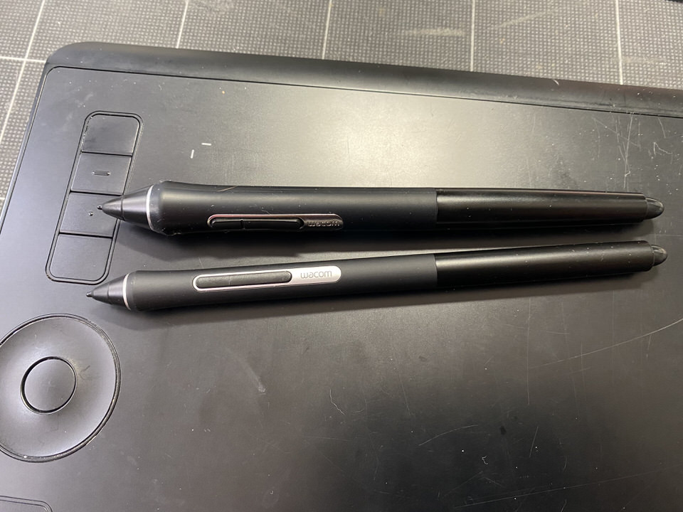 Wacom プロペン2 KP-504E　と、ワコム Wacom Pro Pen slim